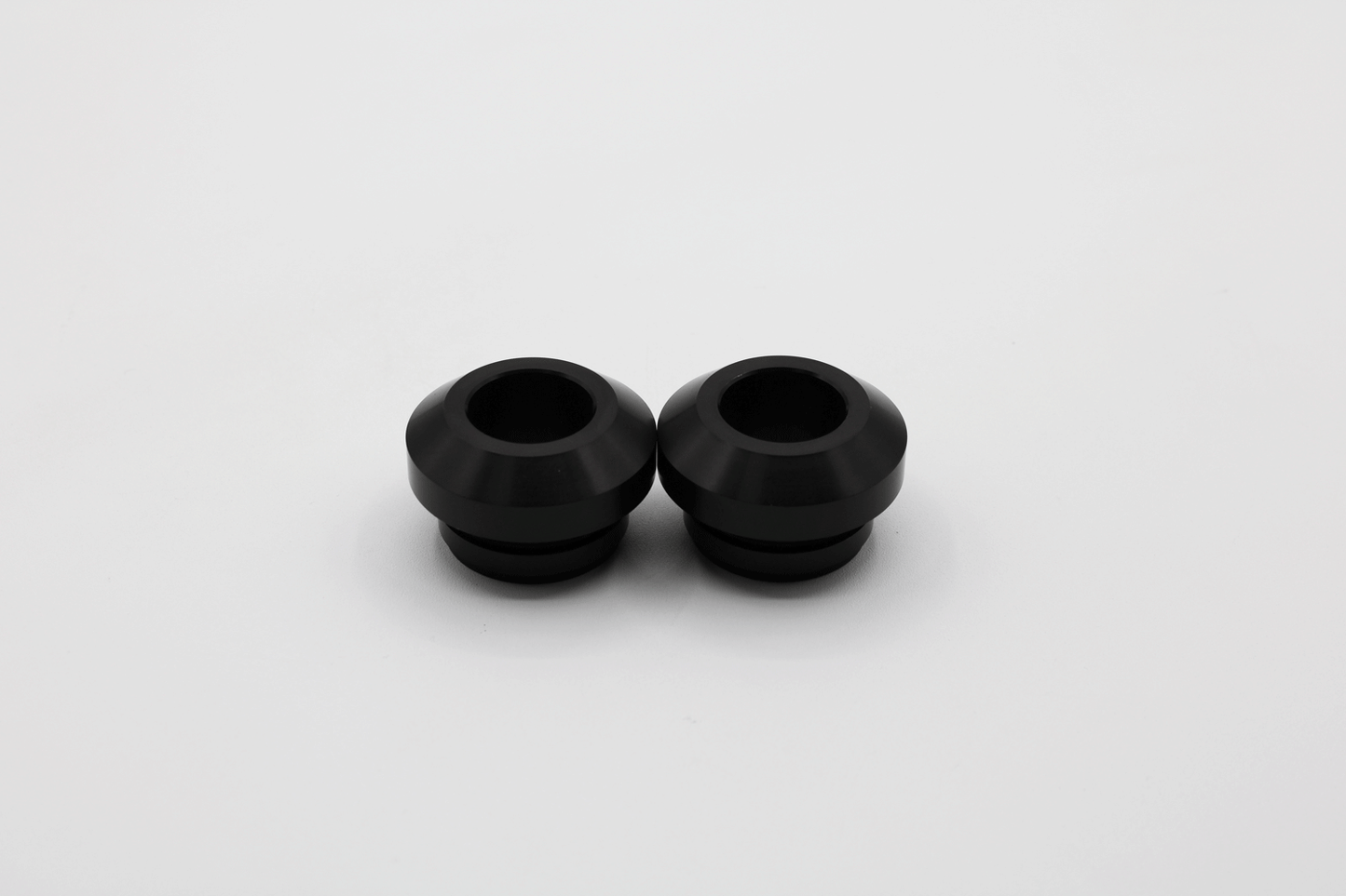 TRIUMPH 675/765 13'+ FRONT CAPTIVE SPACERS