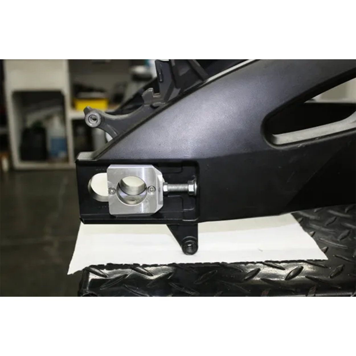 SUZUKI GSXR600/750 06'+ CAPTIVE CALIPER BRACKET KITS