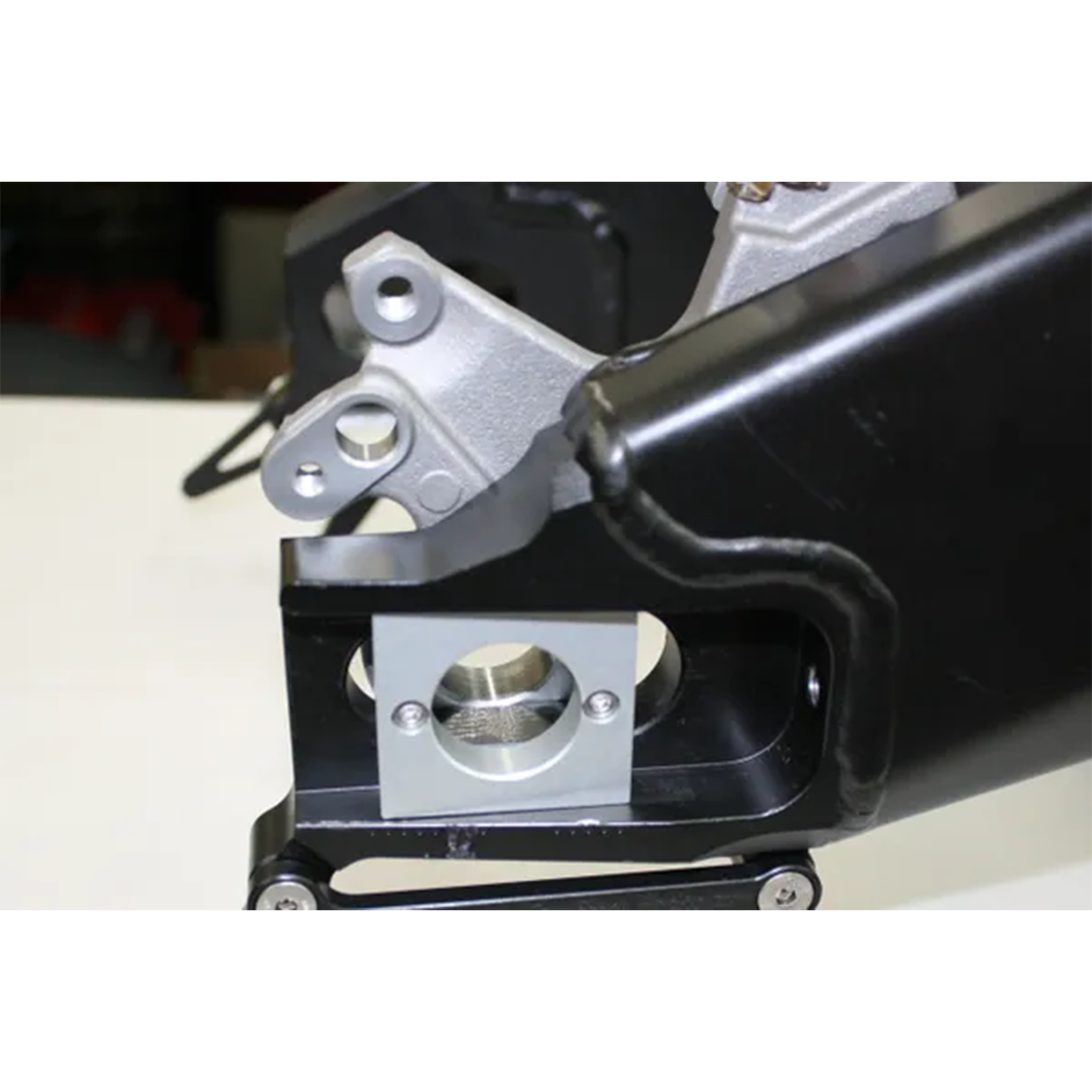 YAMAHA R6 06'+ CALIPER BRACKET KITS