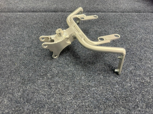 SUZUKI GSX-8R 23'+ UPPER FAIRING STAY