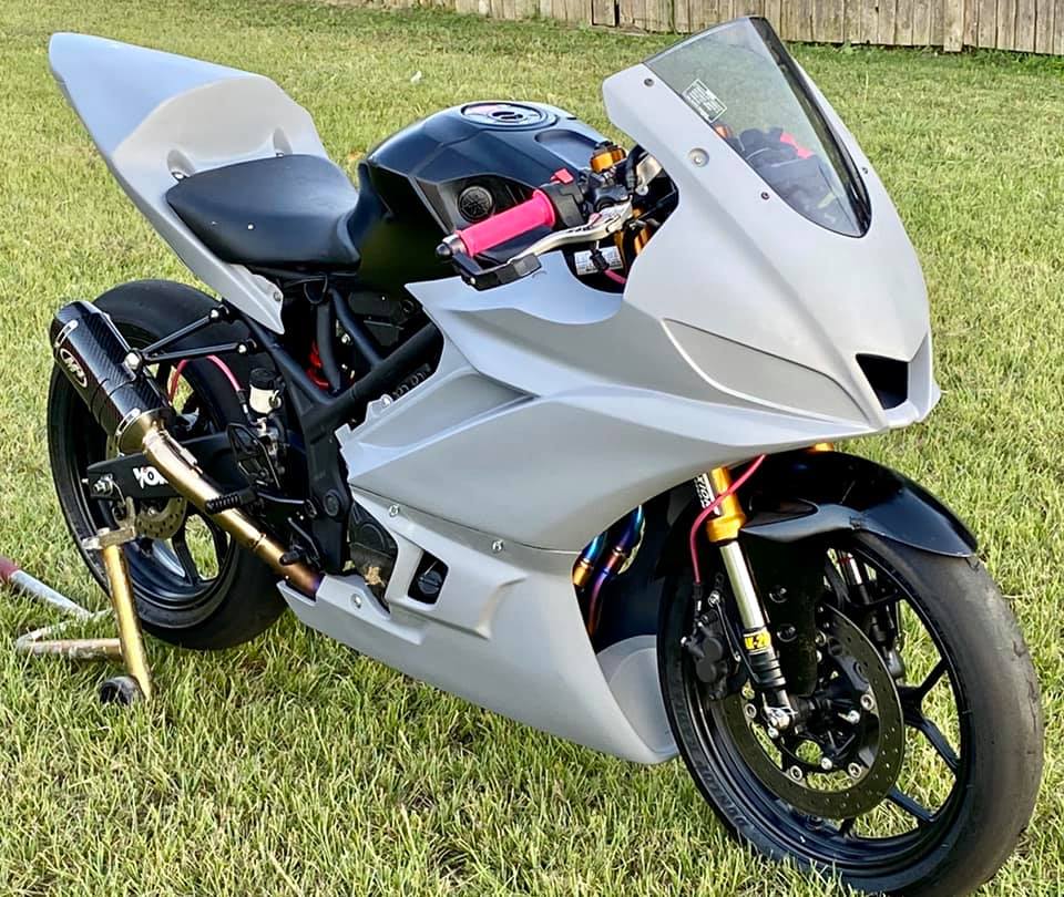 YAMAHA YZFR3 19-24' UPPER