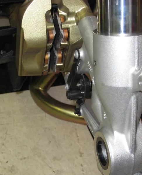 BMW S1000RR/HP4 11'+ FRONT AXLE NUT KIT