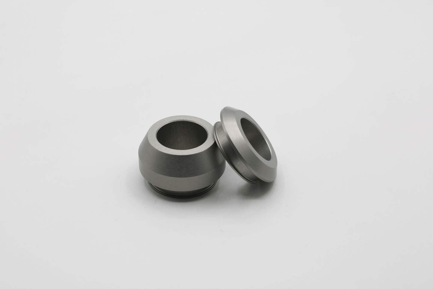 DUCATI 899, 959, 1199 & 1299, V4 FRONT CAPTIVE SPACER SET