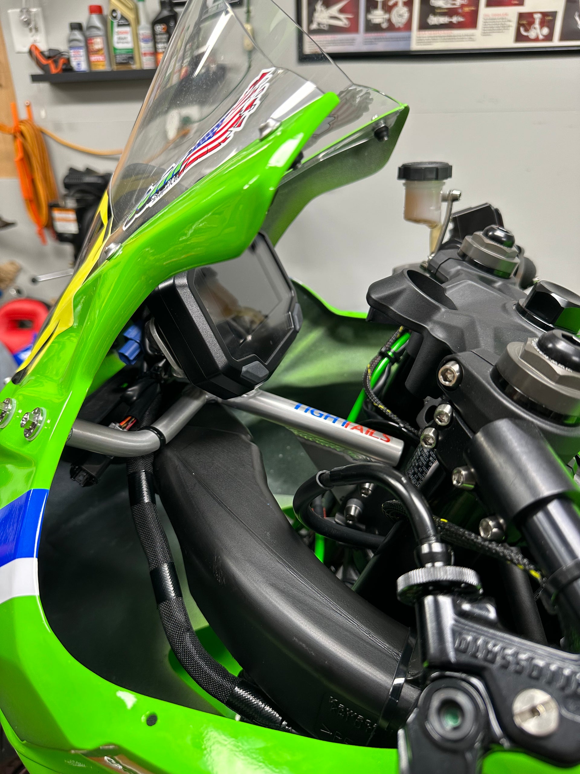 KAWASAKI ZX4-RR 23'+ UPPER FAIRING STAY – iOneMoto KAWASAKI ZX4-RR 23'+ UPPER FAIRING STAY – iOneMoto