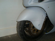 Load image into Gallery viewer, SUZUKI HAYABUSA 99-07&#39; AERO FRONT FENDER
